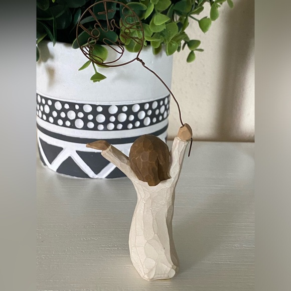 Willow Tree Birthday Girl Figurine Sculpture Susan Lordi Demdaco 2005 - Picture 2 of 5